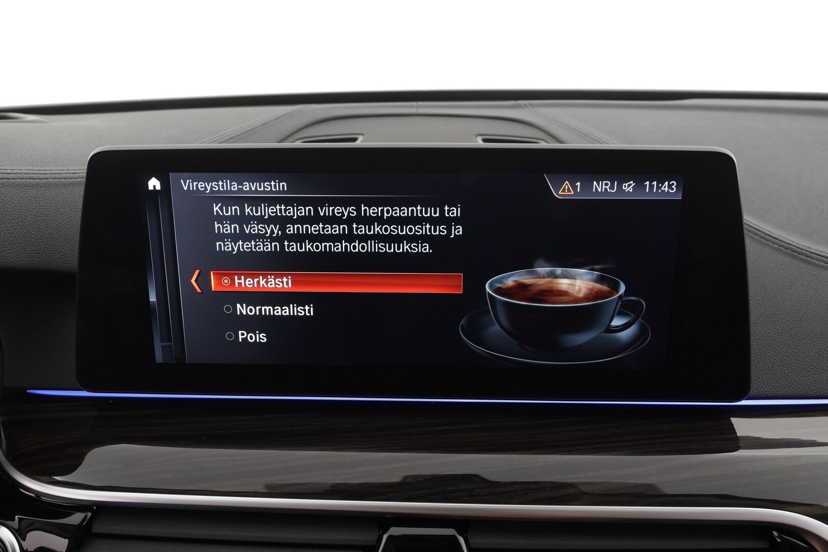 BMW 530 2017 G31 Touring 530d A xDrive Business Luxury * KATSO VARUSTEET! / H&K / Panorama / ACC / Adapt.LED / 360° * - Nelipyöräohjaus / Imuovet / Comfort istuimet Hieronnalla & Ilmastoinnilla / Digimittaristo / Koukku / HUD / Kahdet renkaat / Merkkihuollot