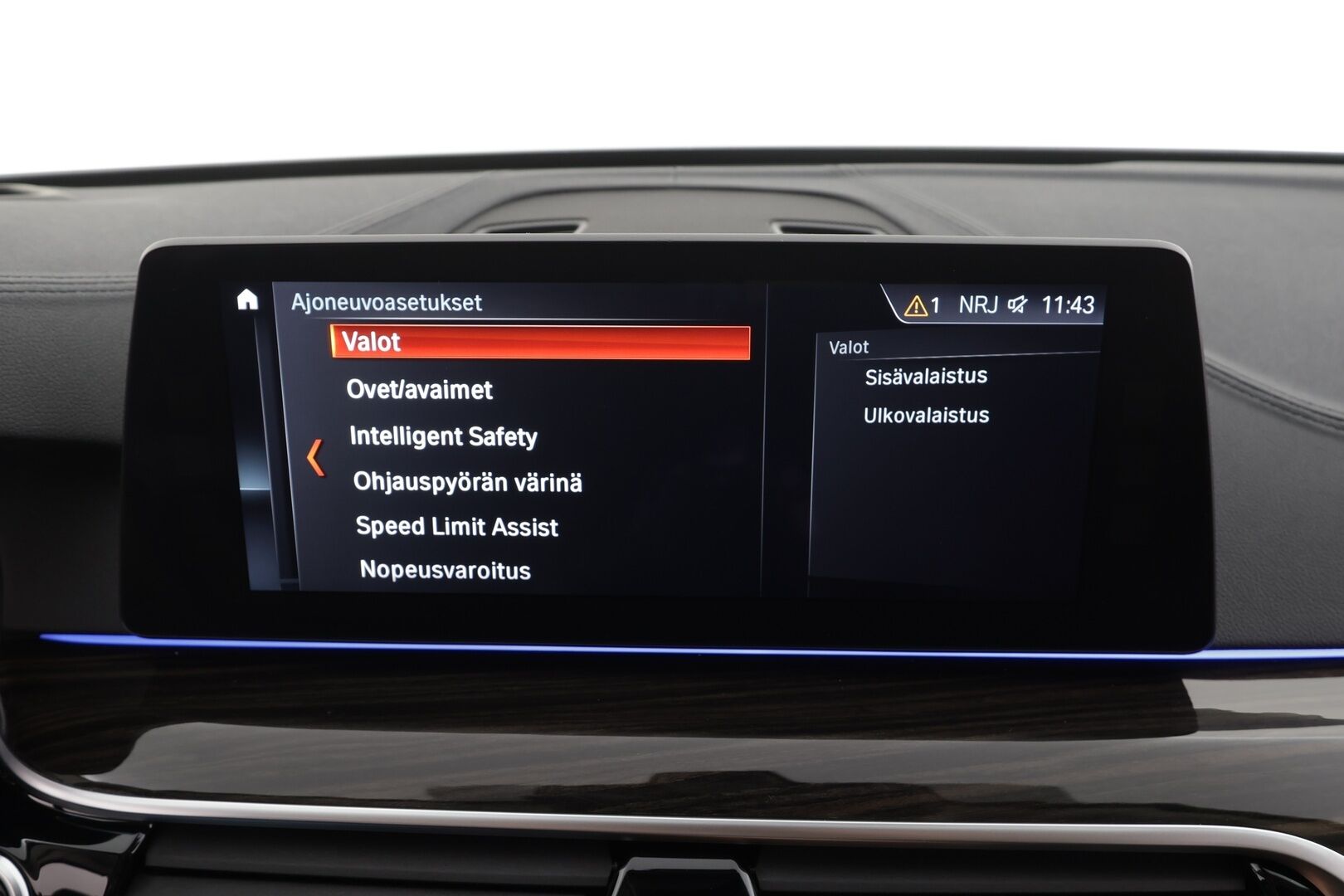 BMW 530 2017 G31 Touring 530d A xDrive Business Comfort * H&K / Panorama / ACC / Adapt.LED / 360° / Sisätilanlämmitin / Navi * - Koukku / HUD / Hierovat&Ilmastoidut Sportnahat Muistilla / Kahdet renkaat / Merkkihuollot - HULLUT BLACKWEEK JATKOT - KORKOTARJOUS 2,49%