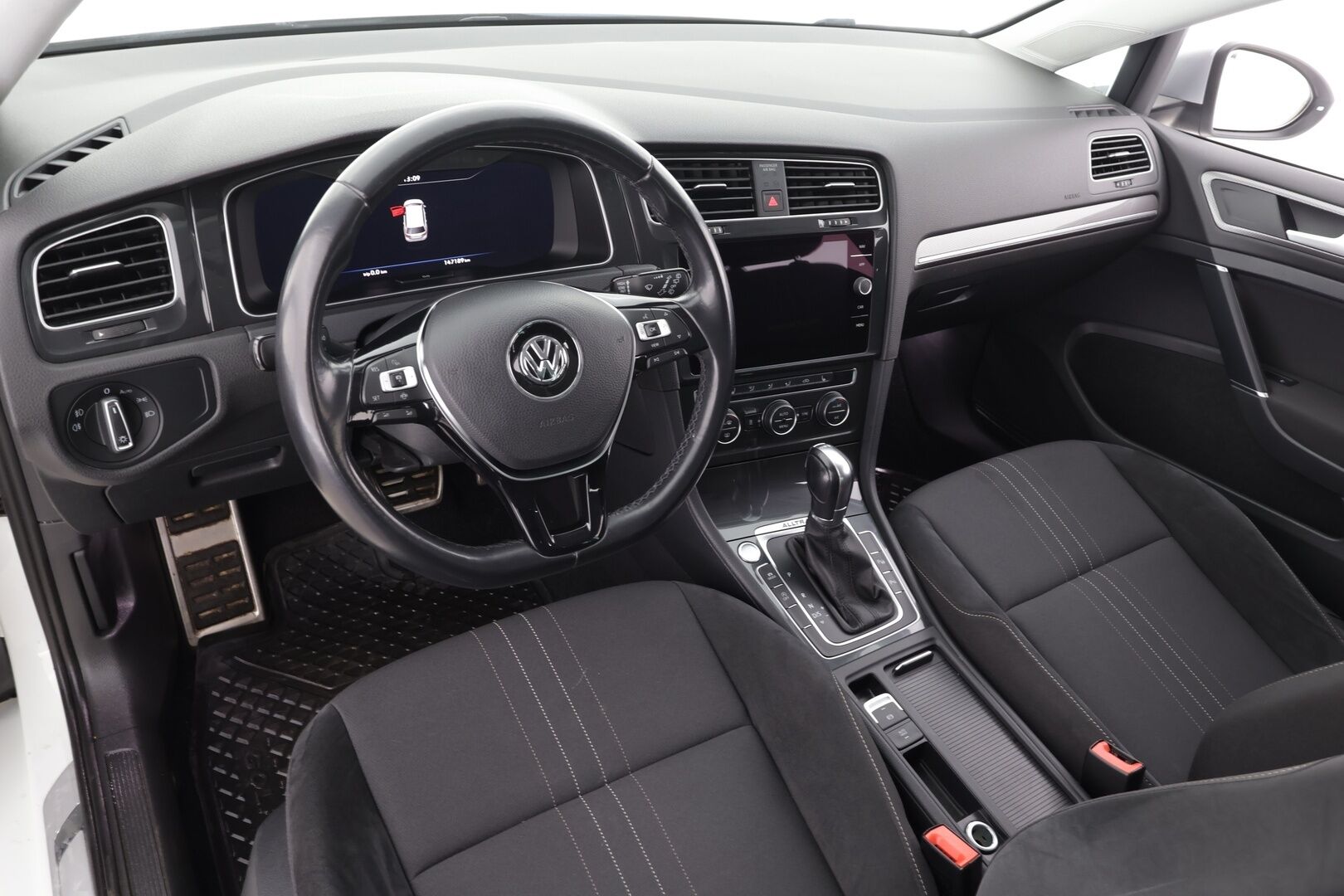Volkswagen Golf 2019 Variant Alltrack 2,0 TDI SCR 110 kW (150 hv) 4MOTION DSG * ACC / Webasto / Koukku / P.tutkat / LED* - Kahdet renkaat