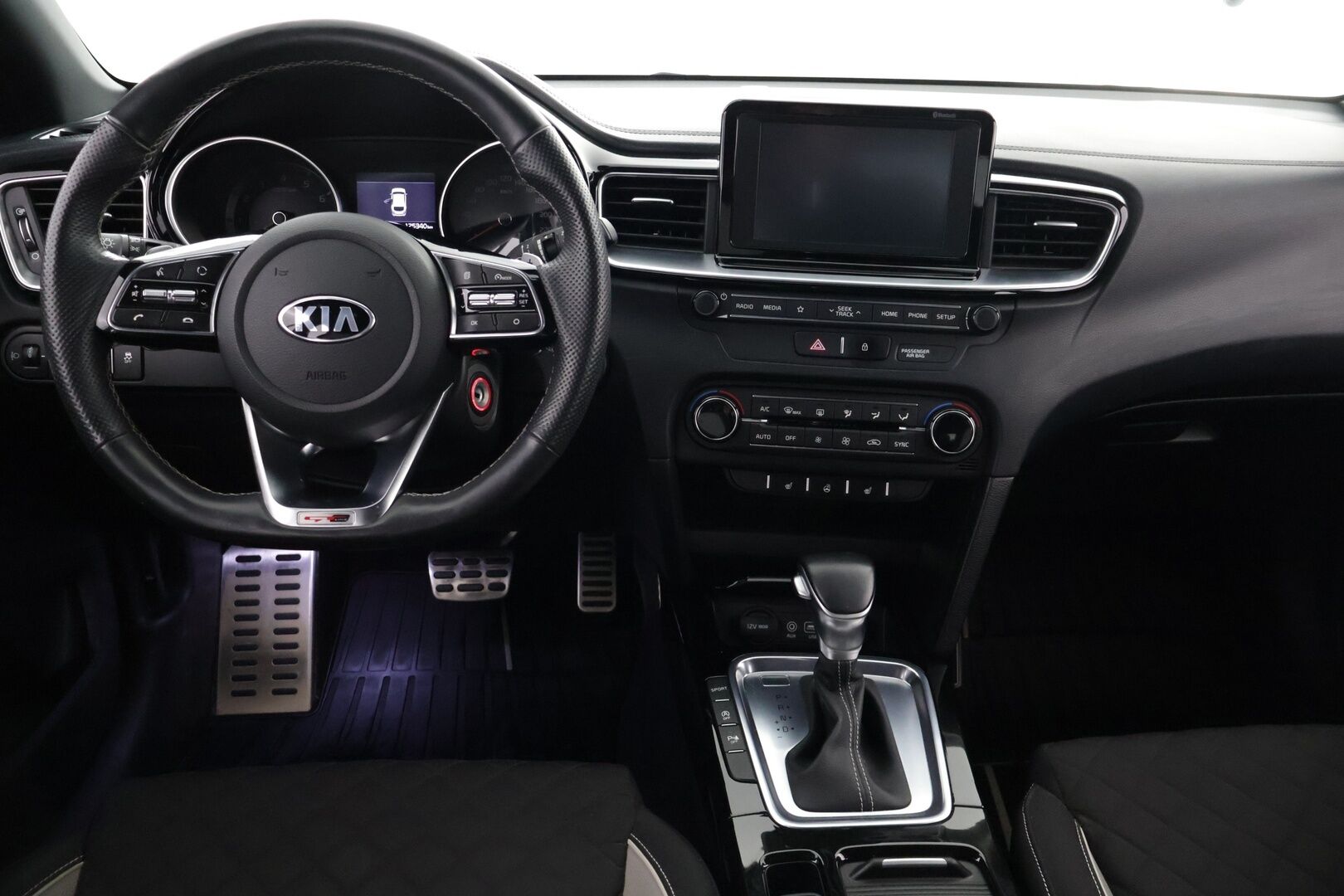 Kia ProCeed 2019 1,4 T-GDI ISG 140hv GT-Line SB DCT A/T EcoDynamics - Suomi-auto | P-Kamera | Tutkat | Vakkari | Lohko -sisähaaralla | Vetokoukku | Urheiluistuimet 