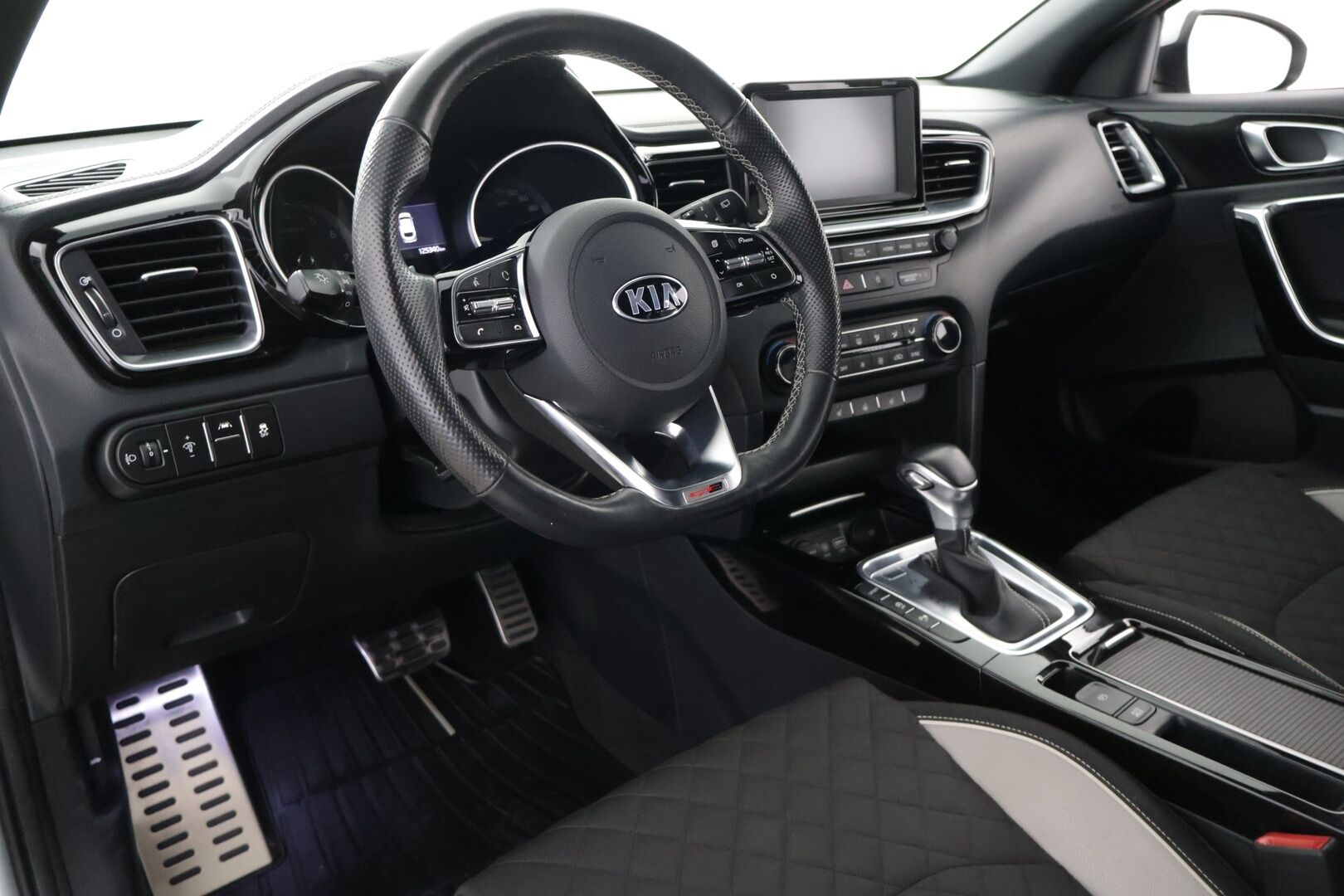 Kia ProCeed 2019 1,4 T-GDI ISG 140hv GT-Line SB DCT A/T EcoDynamics - Suomi-auto | P-Kamera | Tutkat | Vakkari | Lohko -sisähaaralla | Vetokoukku | Urheiluistuimet 