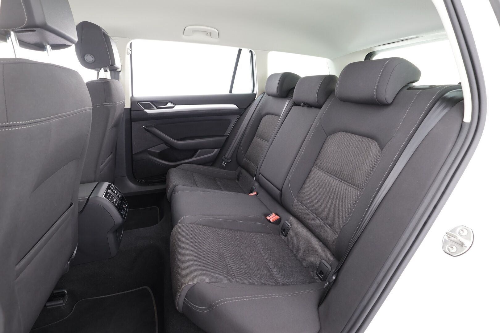 Volkswagen Passat 2019 Variant Comfortline 1,5 TSI EVO 110 kW (150 hv) DSG-automaatti - | ACC | Webasto | Koukku | LED | P.tutkat | Bluetooth | Apple&Android | Suomi-auto | Kahdet Renkaat |