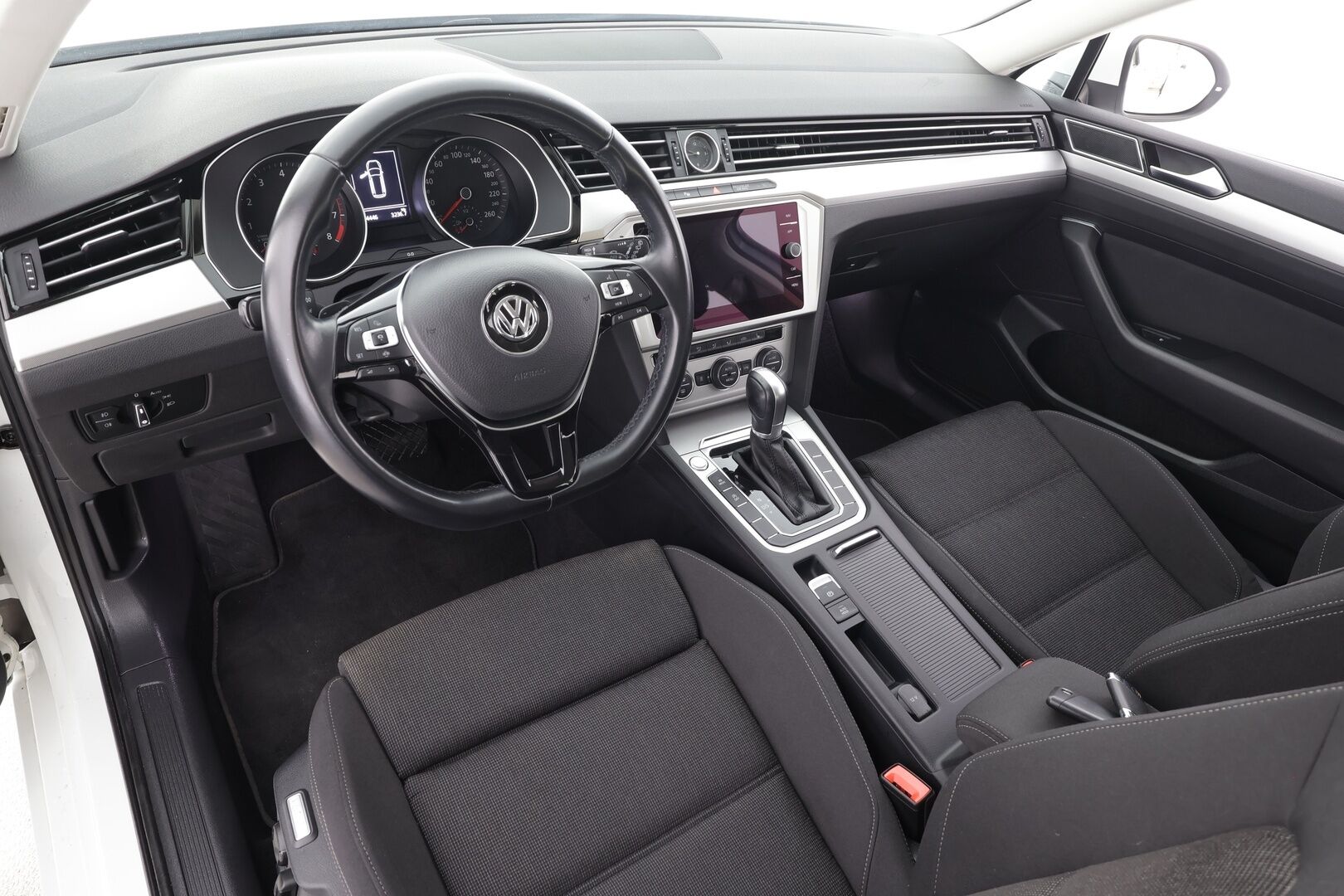 Volkswagen Passat 2019 Variant Comfortline 1,5 TSI EVO 110 kW (150 hv) DSG-automaatti - | ACC | Webasto | Koukku | LED | P.tutkat | Bluetooth | Apple&Android | Suomi-auto | Kahdet Renkaat |