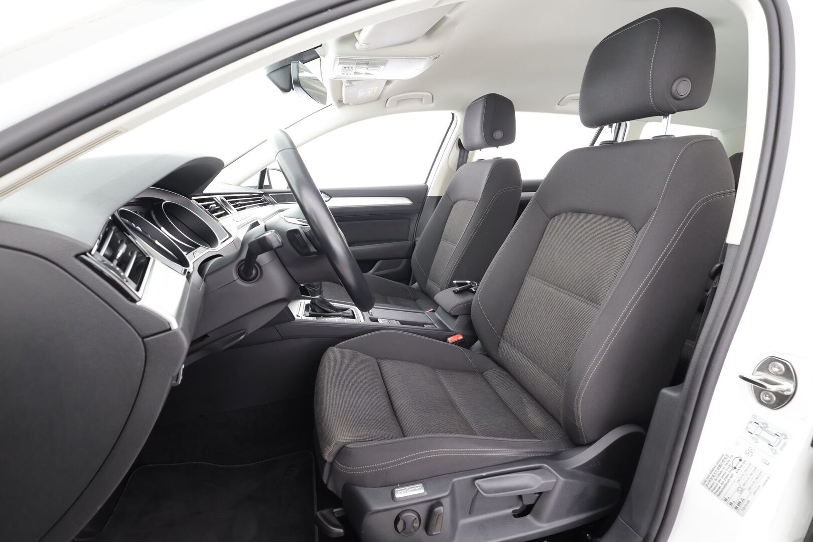 Volkswagen Passat 2019 Variant Comfortline 1,5 TSI EVO 110 kW (150 hv) DSG-automaatti - | ACC | Webasto | Koukku | LED | P.tutkat | Bluetooth | Apple&Android | Suomi-auto | Kahdet Renkaat |