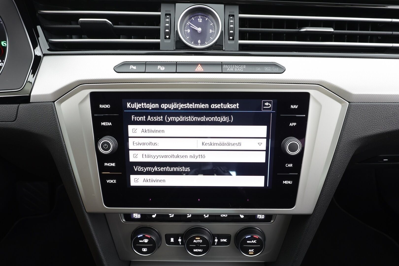 Volkswagen Passat 2019 Variant Comfortline 1,5 TSI EVO 110 kW (150 hv) DSG-automaatti - | ACC | Webasto | Koukku | LED | P.tutkat | Bluetooth | Apple&Android | Suomi-auto | Kahdet Renkaat |