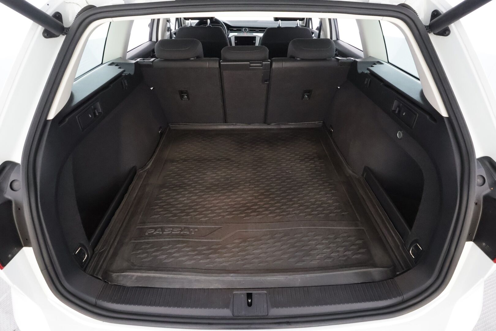 Volkswagen Passat 2019 Variant Comfortline 1,5 TSI EVO 110 kW (150 hv) DSG-automaatti - | ACC | Webasto | Koukku | LED | P.tutkat | Bluetooth | Apple&Android | Suomi-auto | Kahdet Renkaat |