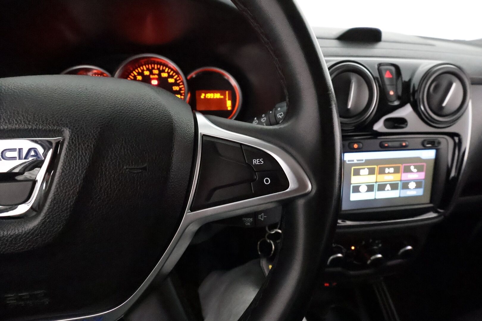 Dacia Lodgy 2019 Stepway 10 Blue dCi 115 7-paik. / Suomi-auto / Vakkari / Lohkolämmitin / P.kamera / TULOSSA**