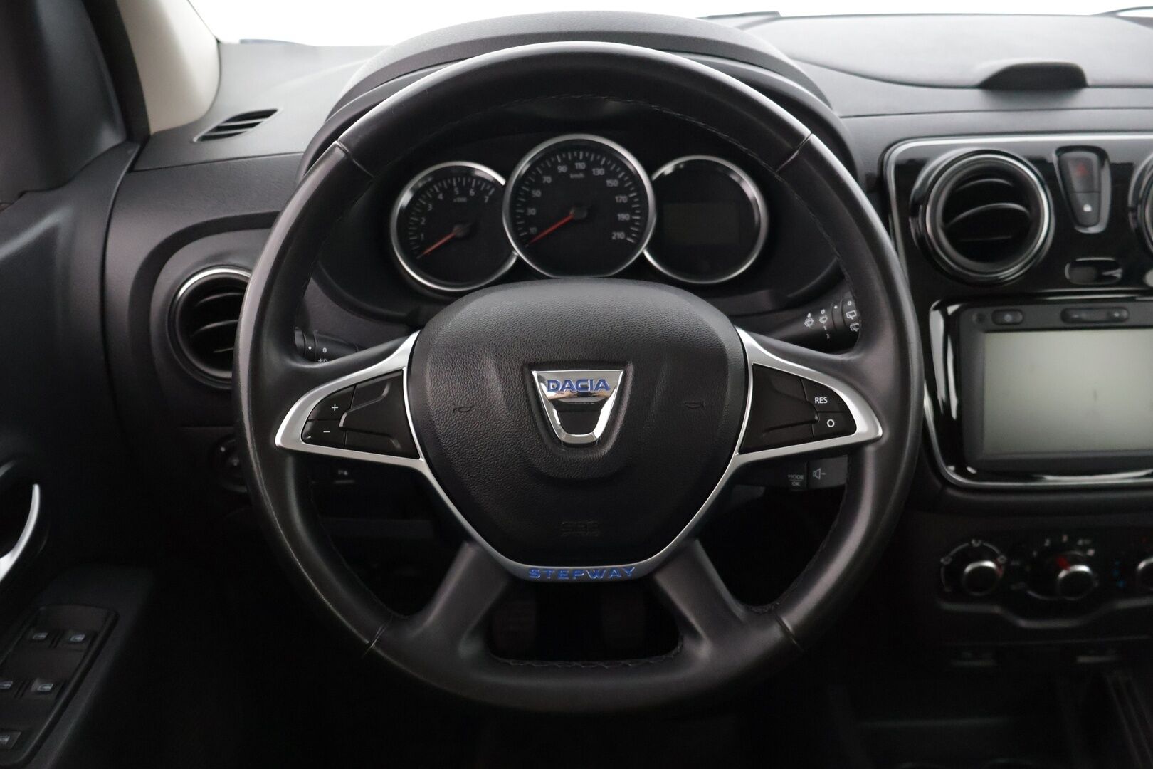 Dacia Lodgy 2019 Stepway 10 Blue dCi 115 7-paik. **Vakkari / Lohkolämmitin / P.kamera / Navi / Apple&Android** - Suomi-auto