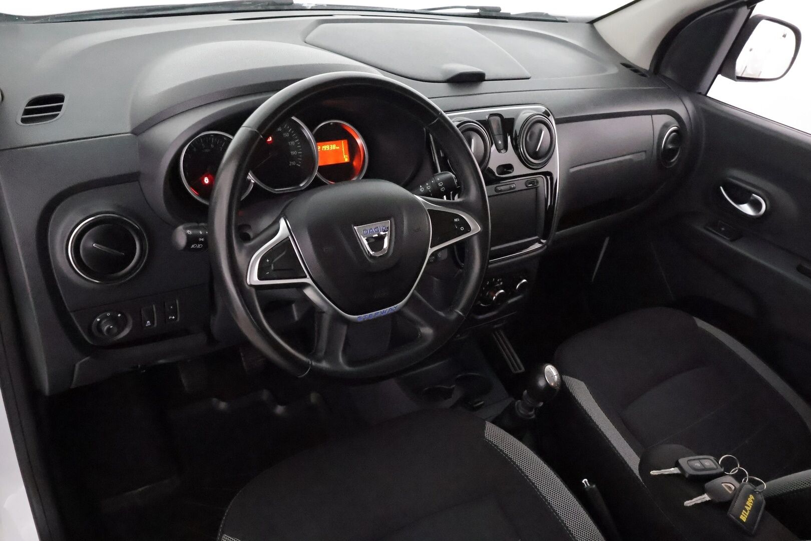 Dacia Lodgy 2019 Stepway 10 Blue dCi 115 7-paik. / Suomi-auto / Vakkari / Lohkolämmitin / P.kamera / TULOSSA**