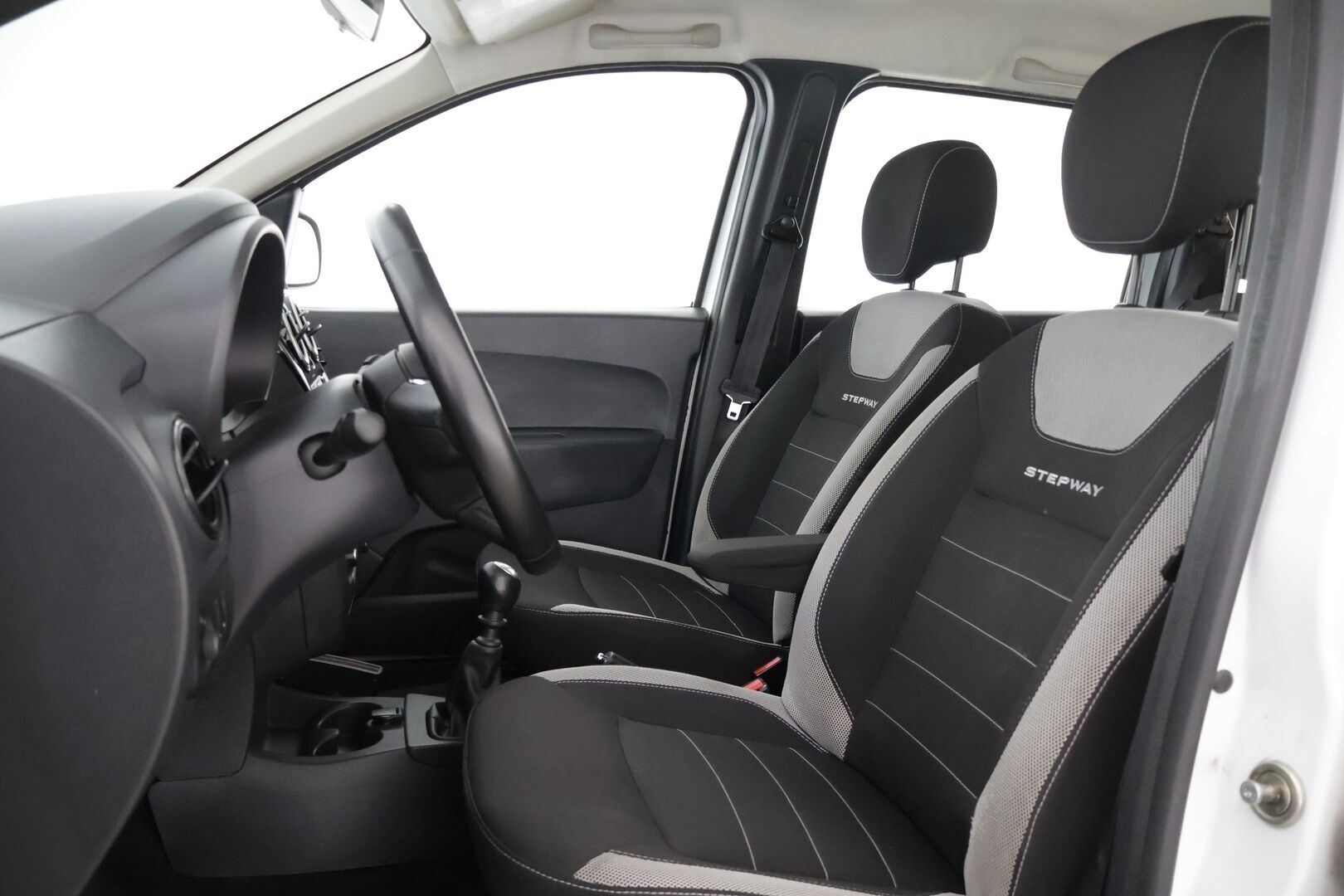 Dacia Lodgy 2019 Stepway 10 Blue dCi 115 7-paik. **Vakkari / Lohkolämmitin / P.kamera / Navi / Apple&Android** - Suomi-auto