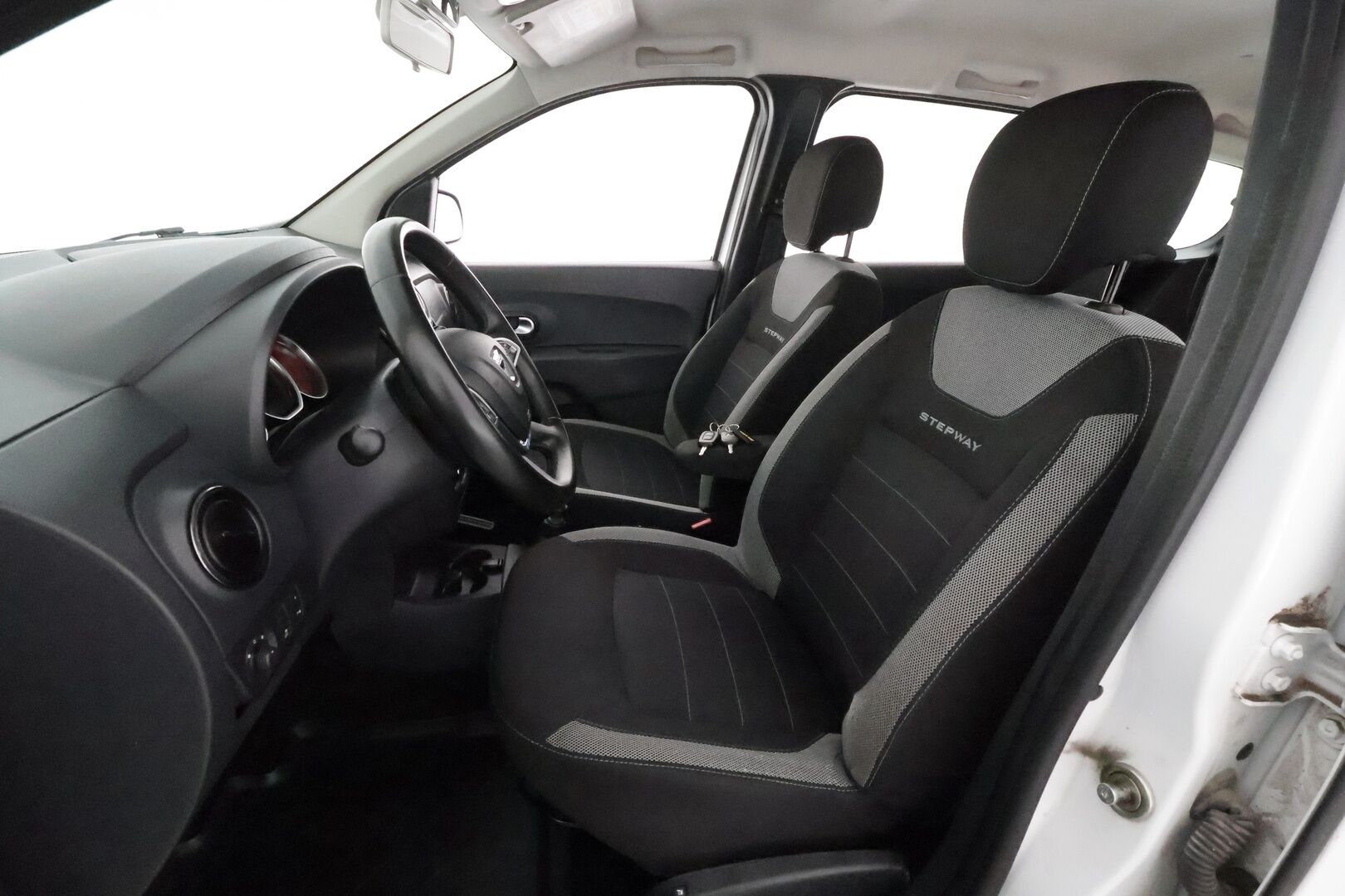 Dacia Lodgy 2019 Stepway 10 Blue dCi 115 7-paik. / Suomi-auto / Vakkari / Lohkolämmitin / P.kamera / TULOSSA**