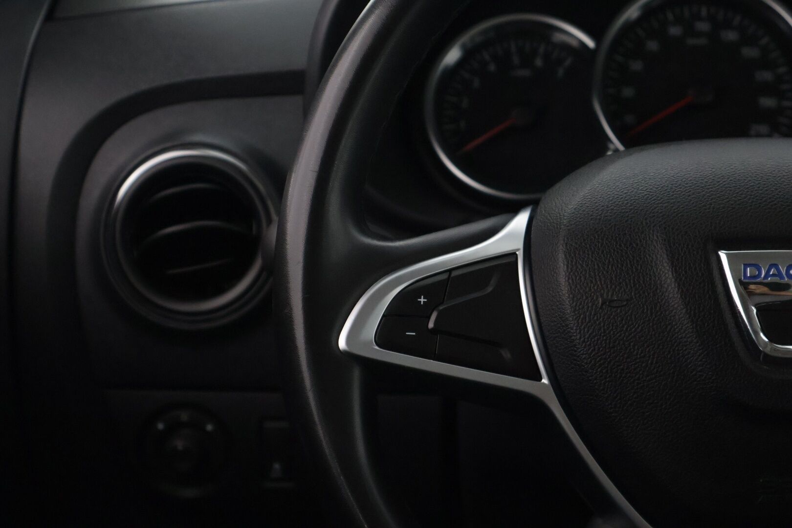 Dacia Lodgy 2019 Stepway 10 Blue dCi 115 7-paik. **Vakkari / Lohkolämmitin / P.kamera / Navi / Apple&Android** - Suomi-auto