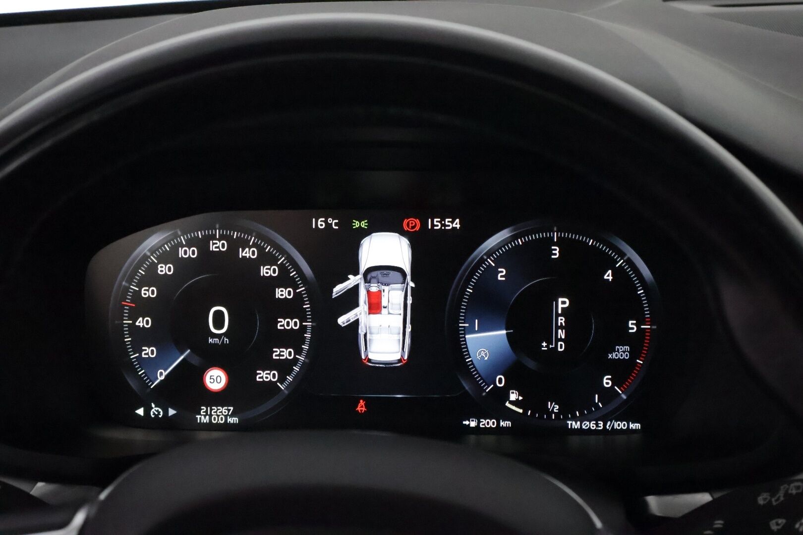 Volvo V60 2019 D3 Business aut * Webasto / Merkkihuollot / Vetokoukku / Ratinlämmitys / Adapt.LED / Sähköluukku / Digimittari! - UPEA!