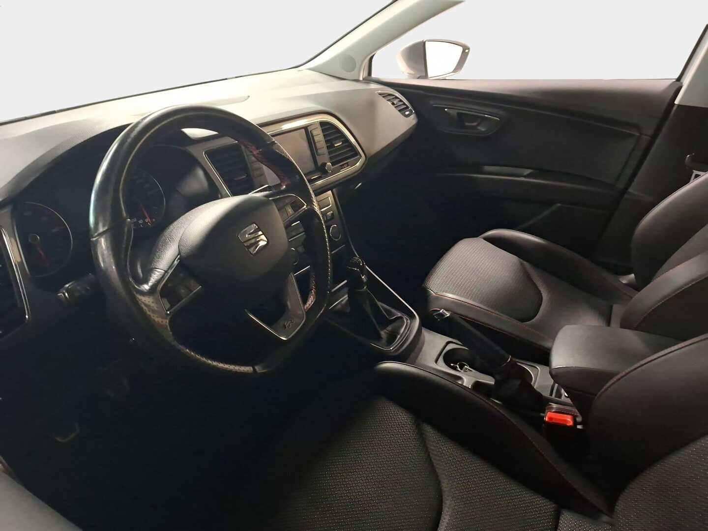 Seat Leon ST 2016 1,4 TSI 150 ACT FR - Todella hieno! | ACC | P.tutkat | 2x renkaat ja vanteet | Puolnahka sisusta |
