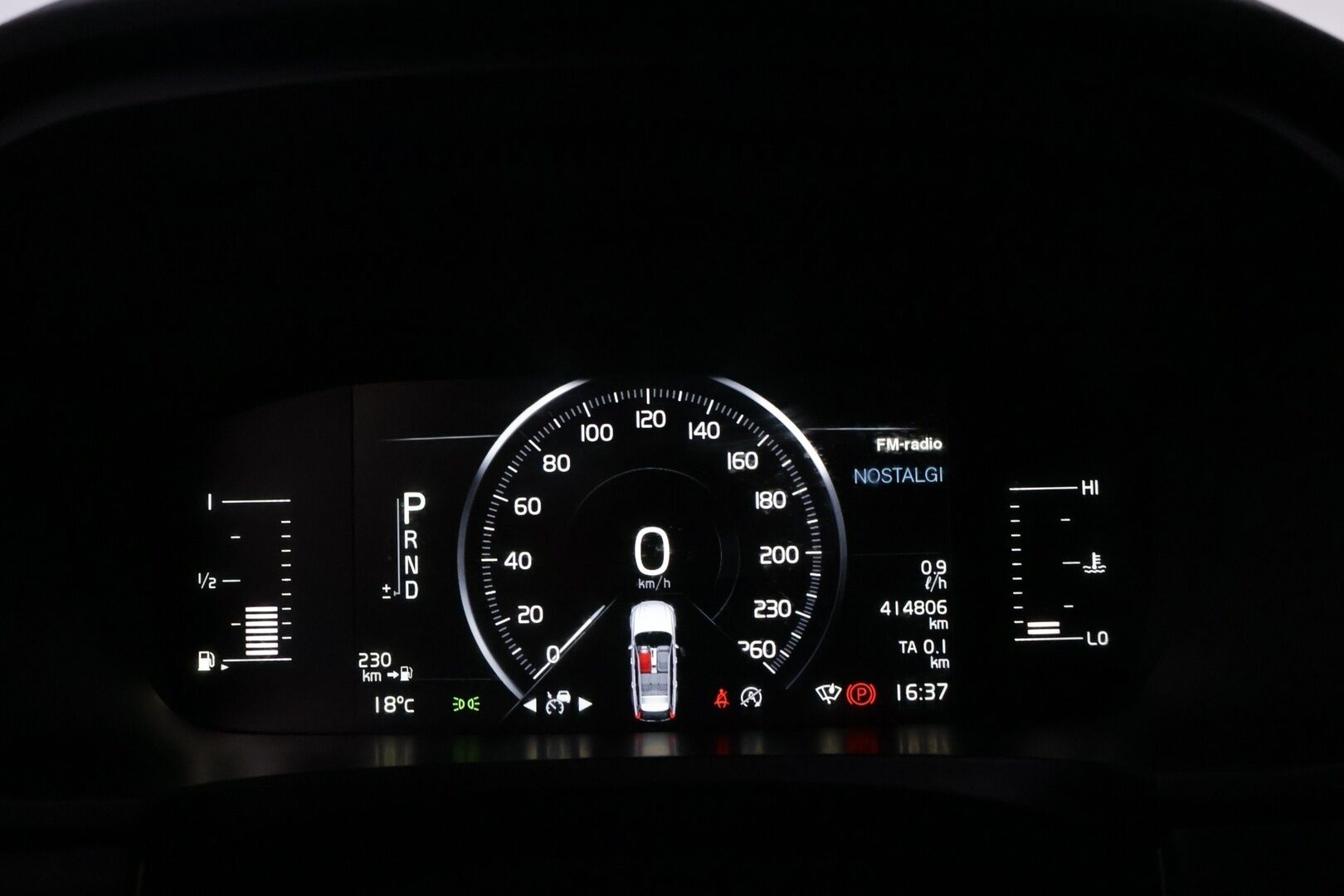 Volvo V90 2017 D3 AWD Momentum aut - ACC | Webasto | Vetokoukku | Ratin lämmitys | 2x renkaat&alumiinivanteet