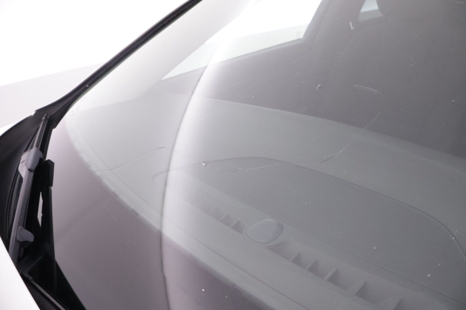 Volvo V90 2017 D3 AWD Momentum aut - ACC | Webasto | Vetokoukku | Ratin lämmitys | 2x renkaat&alumiinivanteet
