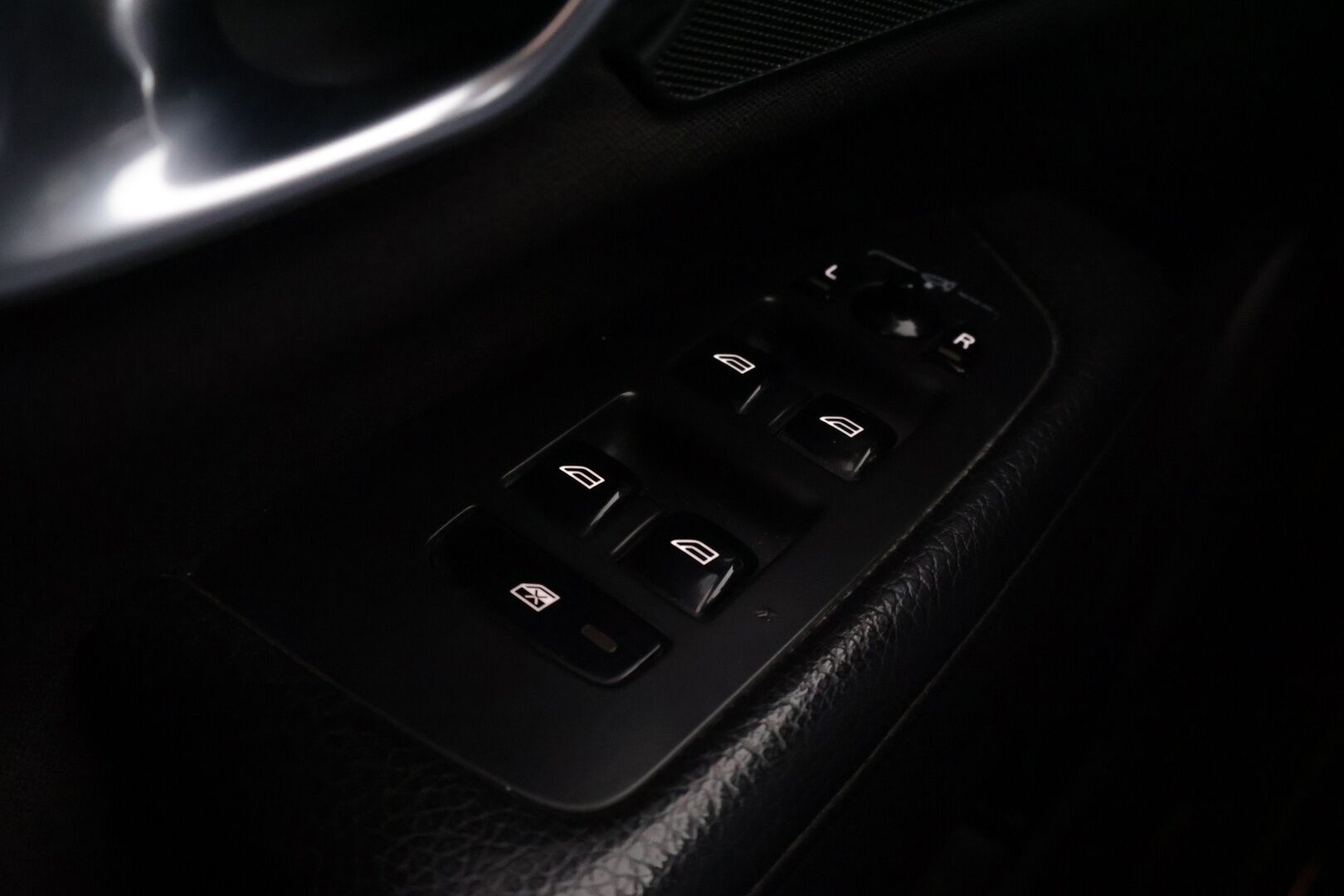 Volvo V90 2017 D3 AWD Momentum aut - YritysOutlet - Myydään vain yrityksille - - YritysOutlet - Myydään vain yrityksille