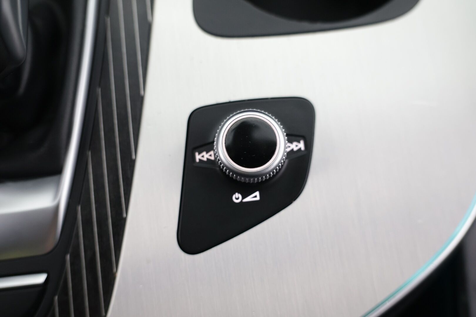 Audi Q7 2016 Business 3,0 V6 TDI 200 kW quattro tiptronic  *360 Kamera / Panoraama / BOSE äänentoisto / Muistipenkit / Ilma-alusta / 7.paik* - *360 Kamera / Panoraama / BOSE äänentoisto / Muistipenkit / Ilma-alusta / 7.paik* - HULLUT AVAJAISHULINAT KORKOTARJOUS 3,29 %