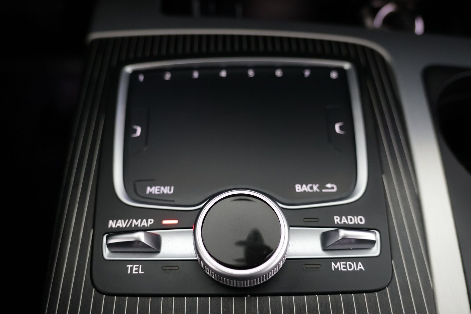 Audi Q7 2016 Business 3,0 V6 TDI 200 kW quattro tiptronic  *360 Kamera / Panoraama / BOSE äänentoisto / Muistipenkit / Ilma-alusta / 7.paik* - *360 Kamera / Panoraama / BOSE äänentoisto / Muistipenkit / Ilma-alusta / 7.paik* - HULLUT AVAJAISHULINAT KORKOTARJOUS 3,29 %