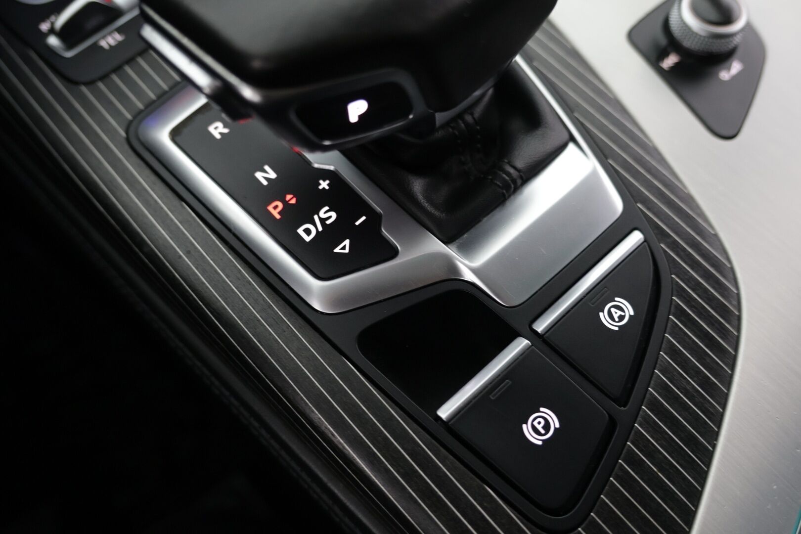 Audi Q7 2016 Business 3,0 V6 TDI 200 kW quattro tiptronic  *360 Kamera / Panoraama / BOSE äänentoisto / Muistipenkit / Ilma-alusta / 7.paik* - *360 Kamera / Panoraama / BOSE äänentoisto / Muistipenkit / Ilma-alusta / 7.paik*