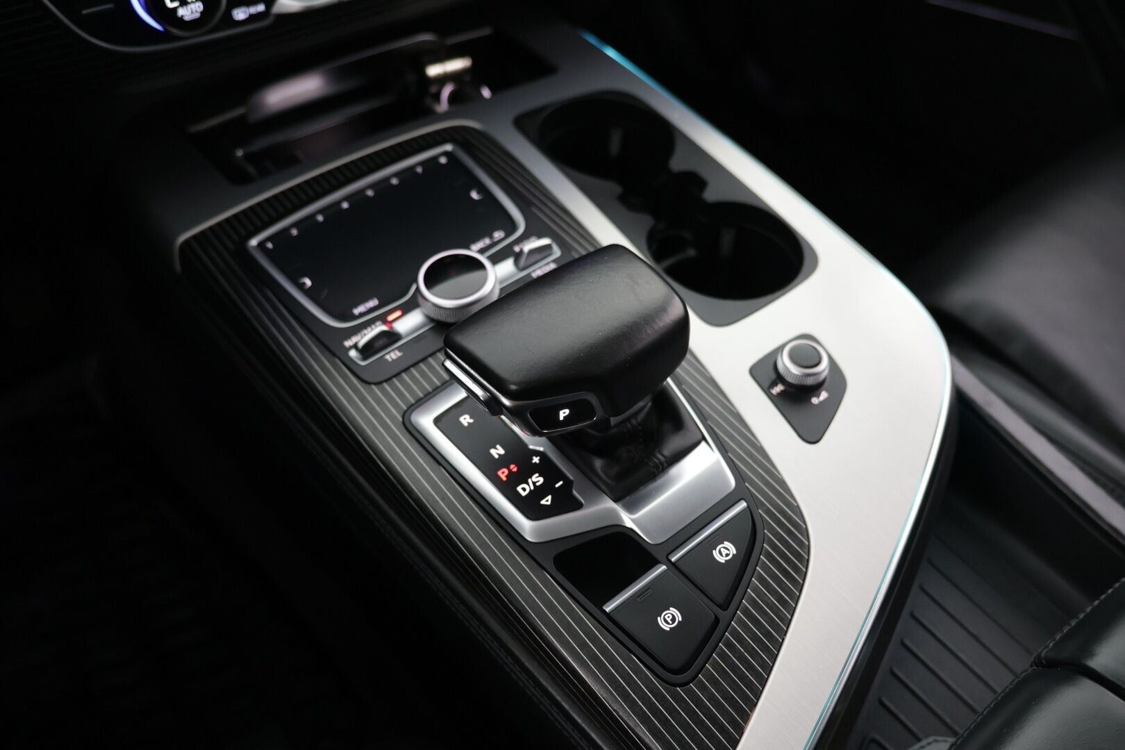 Audi Q7 2016 Business 3,0 V6 TDI 200 kW quattro tiptronic  *360 Kamera / Panoraama / BOSE äänentoisto / Muistipenkit / Ilma-alusta / 7.paik* - *360 Kamera / Panoraama / BOSE äänentoisto / Muistipenkit / Ilma-alusta / 7.paik*