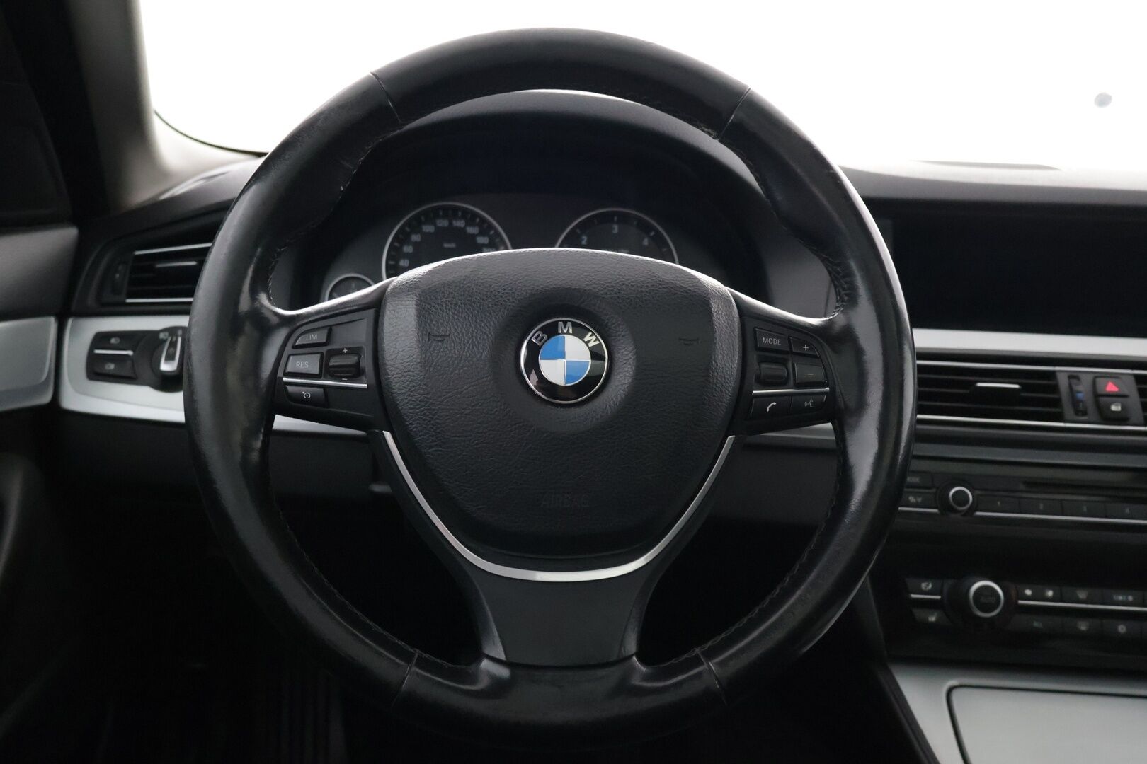 BMW 520 2012 F11 Touring 520d TwinPower Turbo A -  | Panorama | Nahkasisusta | Professional Navi | Sähköpenkit | P.tutkat | Pysäköintiavustin | Xenon |