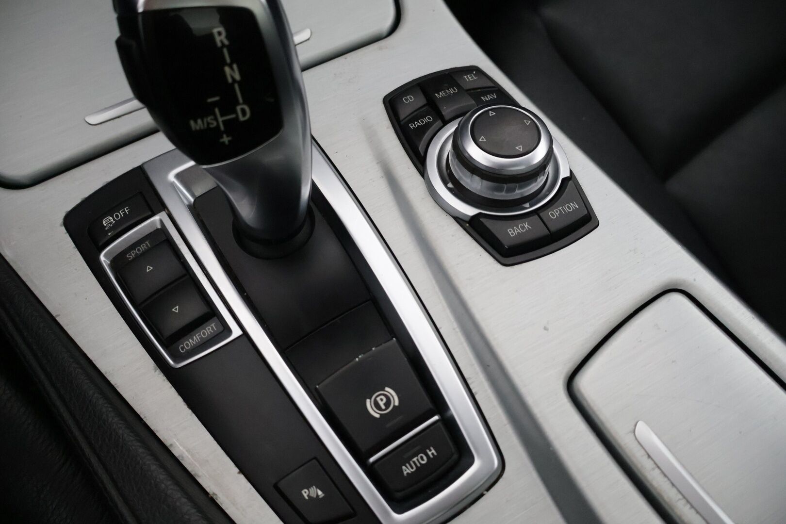 BMW 520 2012 F11 Touring 520d TwinPower Turbo A -  | Panorama | Nahkasisusta | Professional Navi | Sähköpenkit | P.tutkat | Pysäköintiavustin | Xenon |