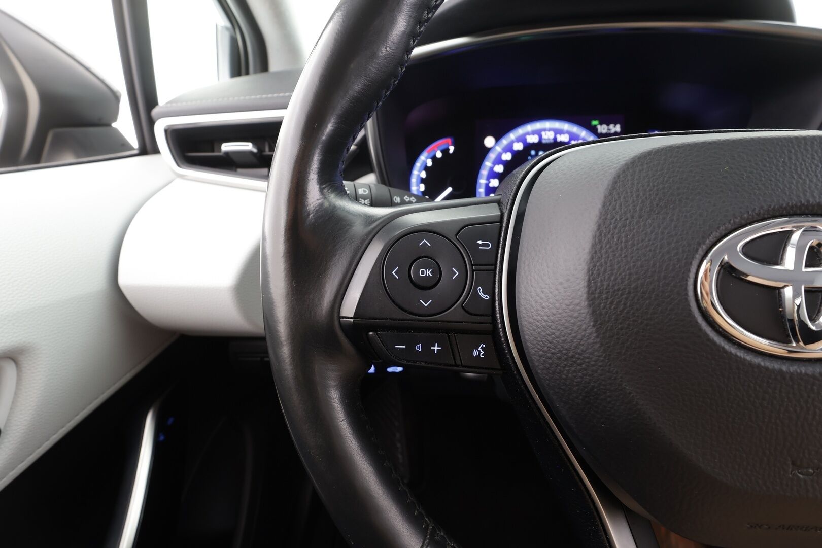 Toyota Corolla 2019 Touring Sports 1,8 Hybrid Style - | ACC | LED | P.Kamera | Kaistavahti | Navi | Keyless | Lohkolämmitin | Kahdet renkaat | Merkkihuollot | Suomi-auto | 