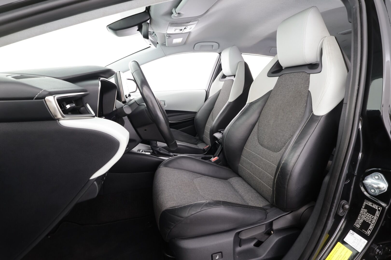 Toyota Corolla 2019 Touring Sports 1,8 Hybrid Style - | ACC | LED | P.Kamera | Kaistavahti | Navi | Keyless | Lohkolämmitin | Kahdet renkaat | Merkkihuollot | Suomi-auto | 