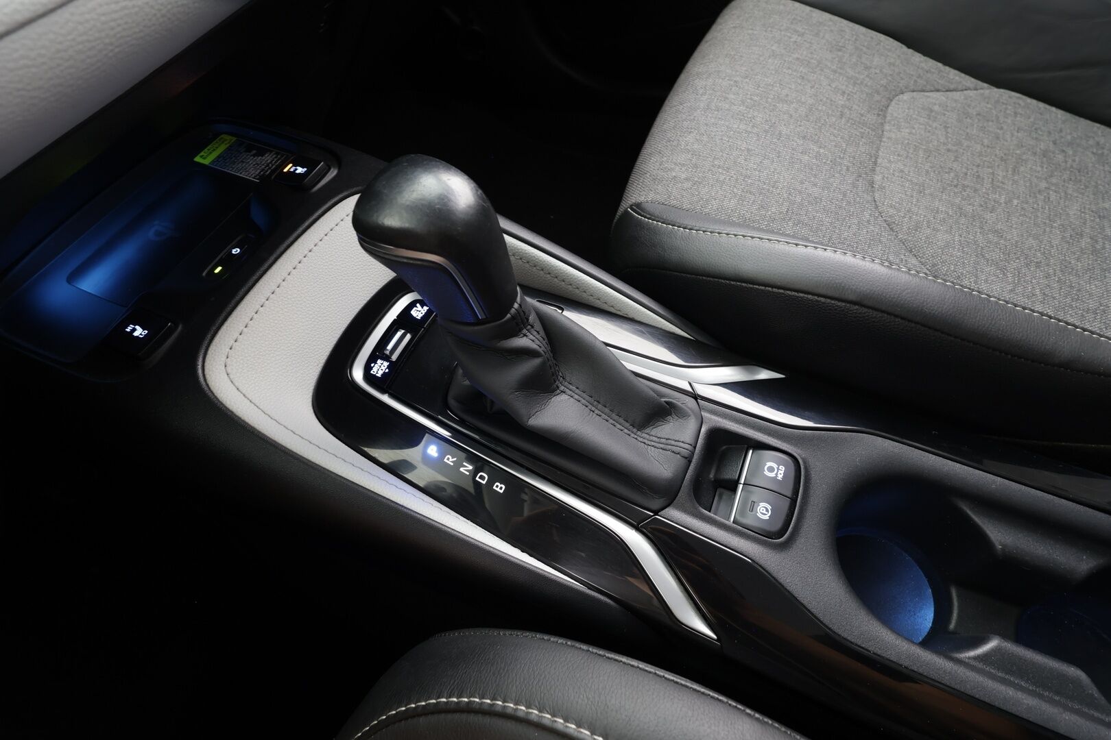 Toyota Corolla 2019 Touring Sports 1,8 Hybrid Style - | ACC | LED | P.Kamera | Kaistavahti | Navi | Keyless | Lohkolämmitin | Kahdet renkaat | Merkkihuollot | Suomi-auto | 