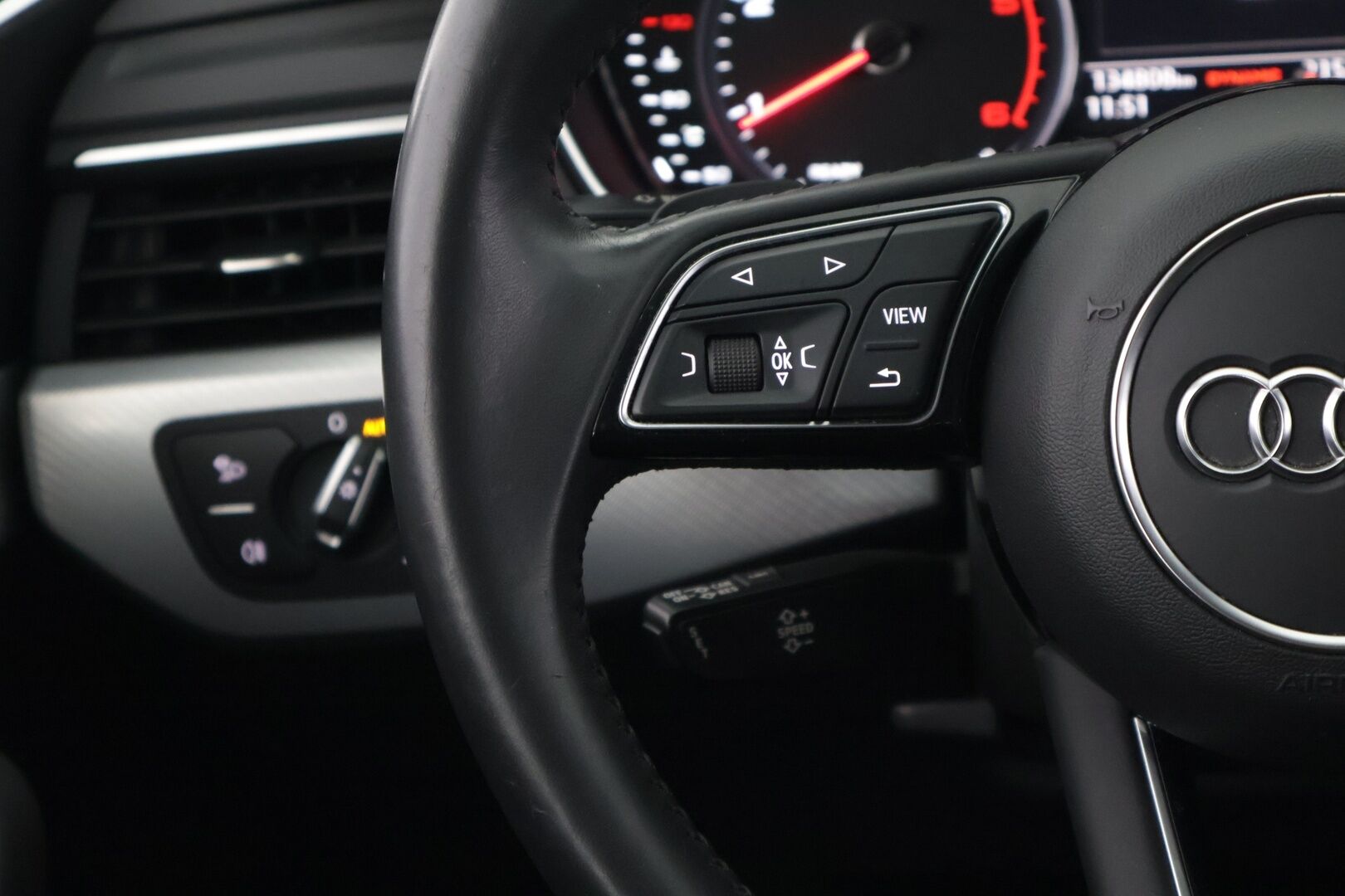 Audi A5 2019 Sportback Business Sport Comfort Edition 40 TDI 140 kW quattro S tronic *Koukku / Webasto / Tutkat / LED / Sähkökontti* - *Suomi-auto / 2x renkaat ja vanteet / Jakohihna vaihdettu 2025*
