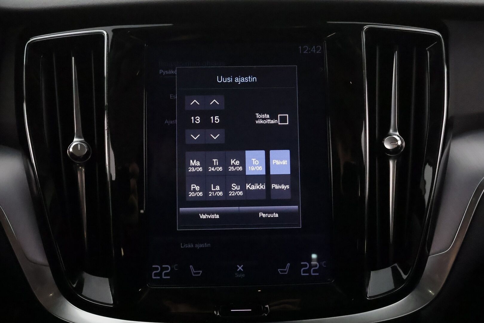 Volvo V60 2019 D3 Business aut **Webasto / P.Tutkat / LED-valot / Navi / Kaistavahti / KeylessGO** - 1-om Suomi-auto / Kahdet Renkaat