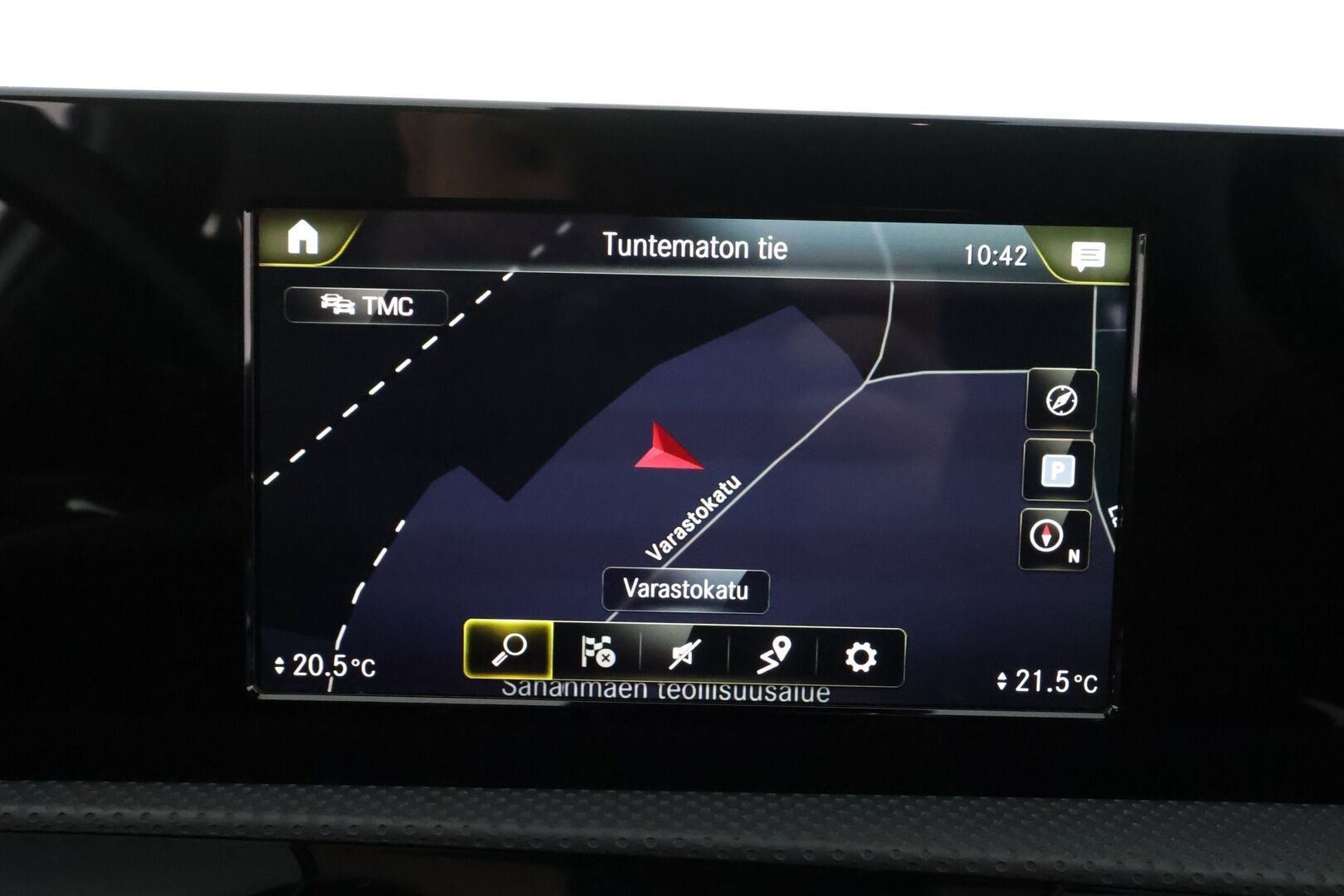 Mercedes-Benz A 2019 180 A Business AMG - | Sporttipenkit | Nahka-alcantara | P.kamera | Navi | LED | Lane Assist | Act. Brake Assist | Dynamic select | Lohko+sisähaara | 2x renkaat aluin | 