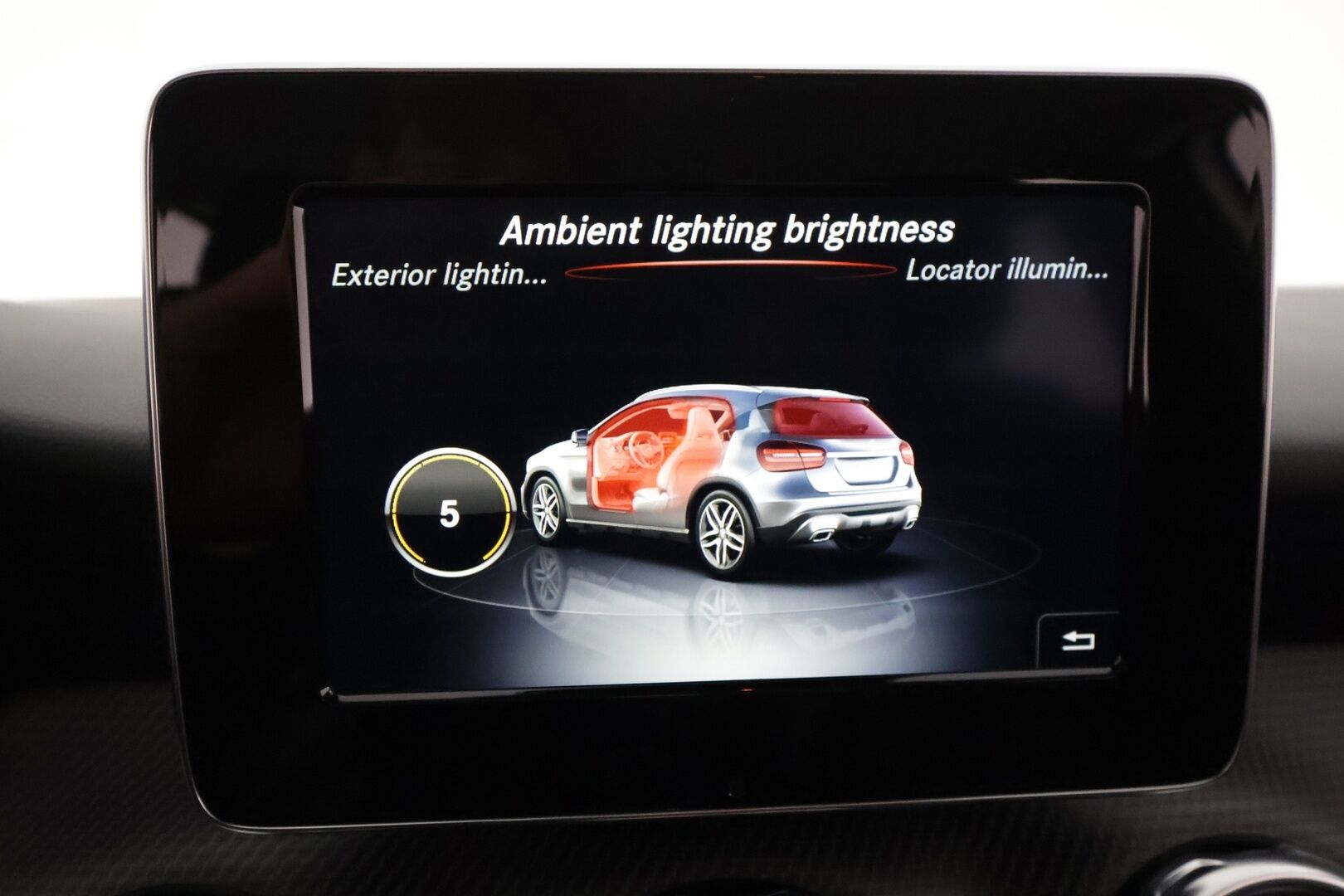 Mercedes-Benz GLA 2019 180 A Premium Business **1.Om Suomi-auto / Webasto / LED-High Performance / P. Kamera / Sporttipenkit / 2x Renkaat**