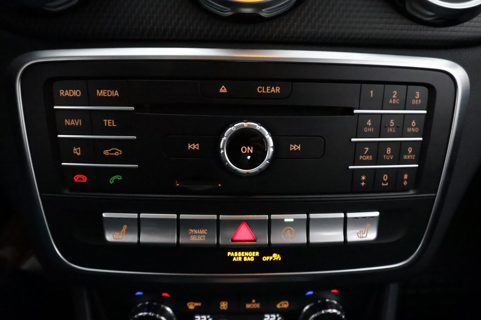 Mercedes-Benz GLA 2019 180 A Premium Business **1.Om Suomi-auto / Webasto / LED-High Performance / P. Kamera / Sporttipenkit / 2x Renkaat**
