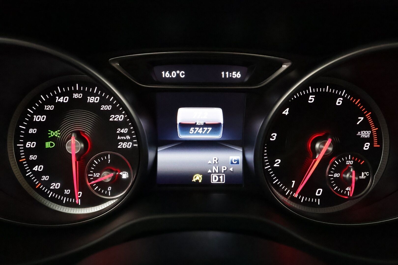 Mercedes-Benz GLA 2019 180 A Premium Business **1.Om Suomi-auto / Webasto / LED-High Performance / P. Kamera / Sporttipenkit / 2x Renkaat**