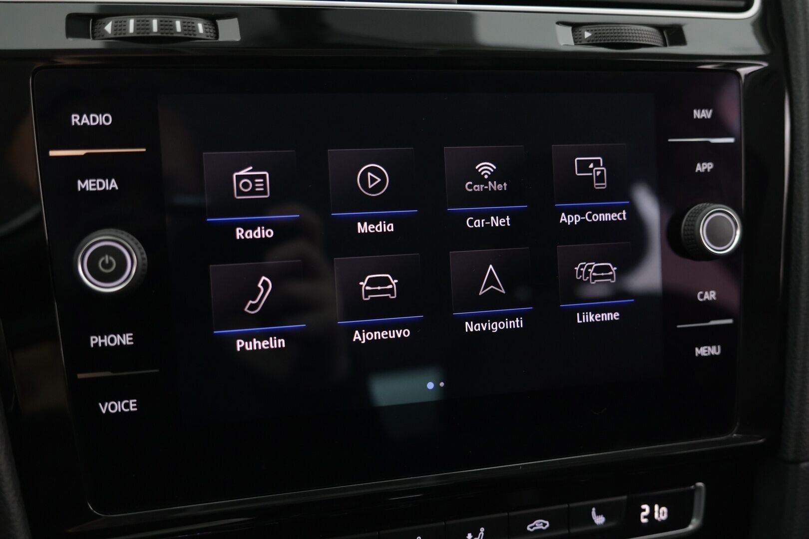 Volkswagen Golf 2019 Highline Limited 1,0 TSI 85 kW (115 hv) DSG-automaatti / Webasto / Adapt. Vakkari / P-kamera / KeylessGo / Apple&Android - 2-om. Suomi-auto / 2x aluvanteet / Huippurenkaat!