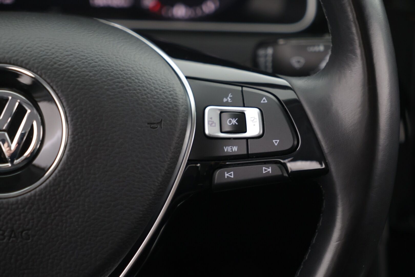 Volkswagen Golf 2019 Highline Limited 1,0 TSI 85 kW (115 hv) DSG-automaatti / Webasto / Adapt. Vakkari / P-kamera / KeylessGo / Apple&Android - 2-om. Suomi-auto / 2x aluvanteet / Huippurenkaat!