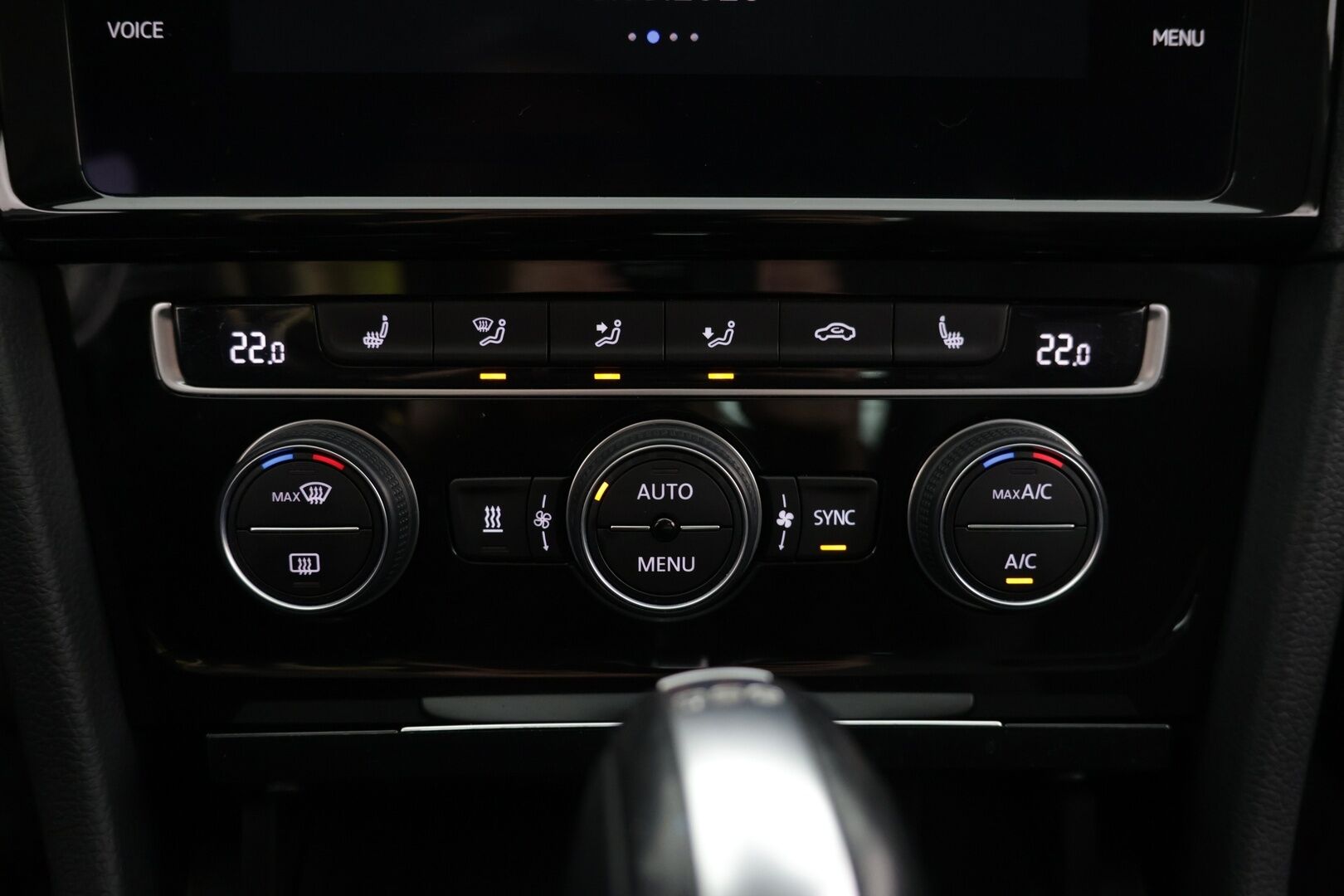 Volkswagen Golf 2019 Highline Limited 1,0 TSI 85 kW (115 hv) DSG-automaatti / Webasto / Adapt. Vakkari / P-kamera / KeylessGo / Apple&Android - 2-om. Suomi-auto / 2x aluvanteet / Huippurenkaat!