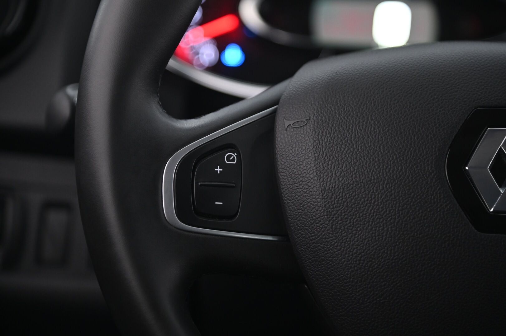 Renault Clio 2019 TCe 90 Fête - Bass Reflex | Koukku | Vakionopeudensäädin | 2x Renkaat&Vanteet | 1- Omisteinen | Suomi-auto | Bluetooth | 2x Avain 