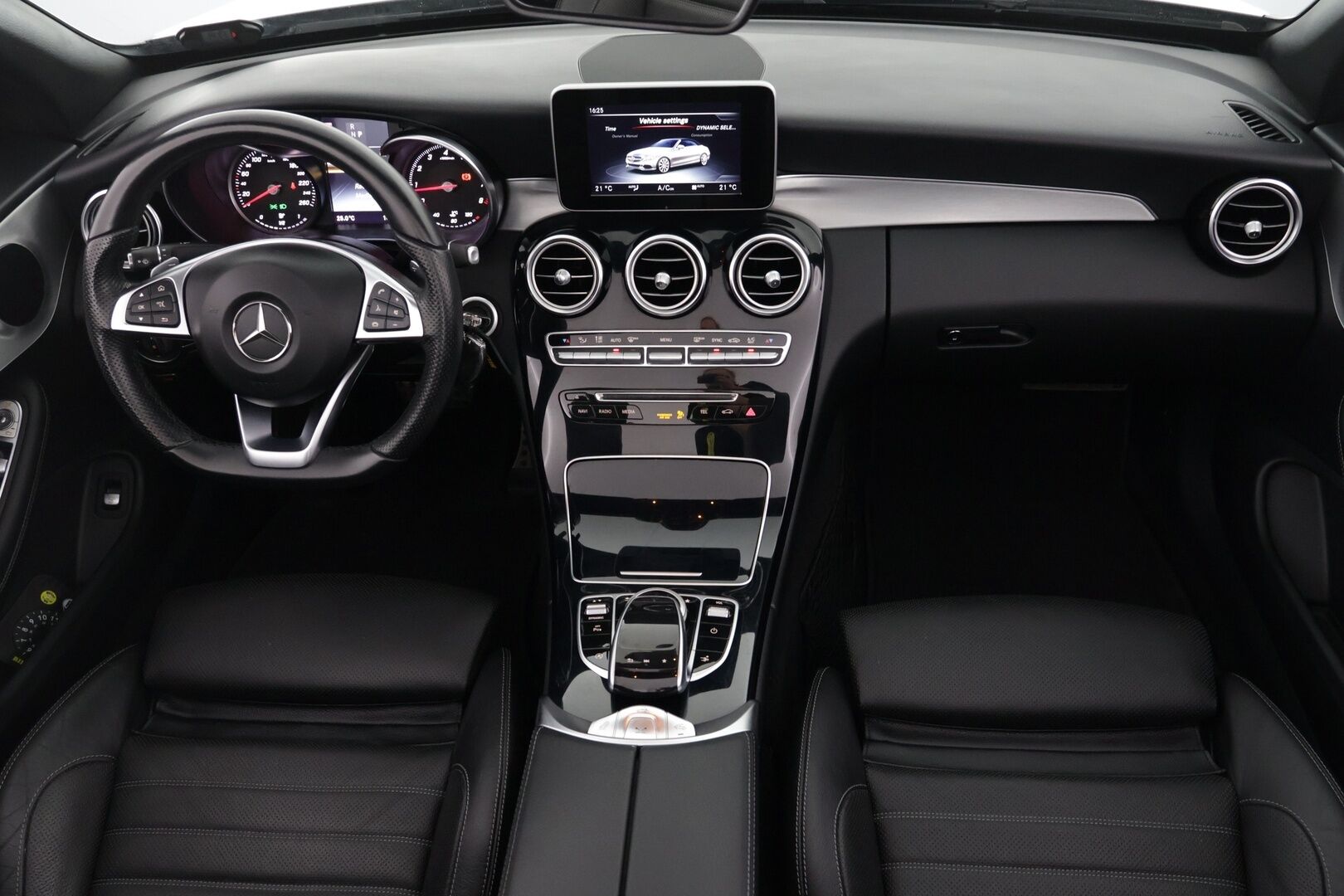 Mercedes-Benz C 2017 200 Cabriolet AMG - | AMG-Styling | Air-Scarf | Mustat nahat muisteilla | Vakkari | P-Kamera | 