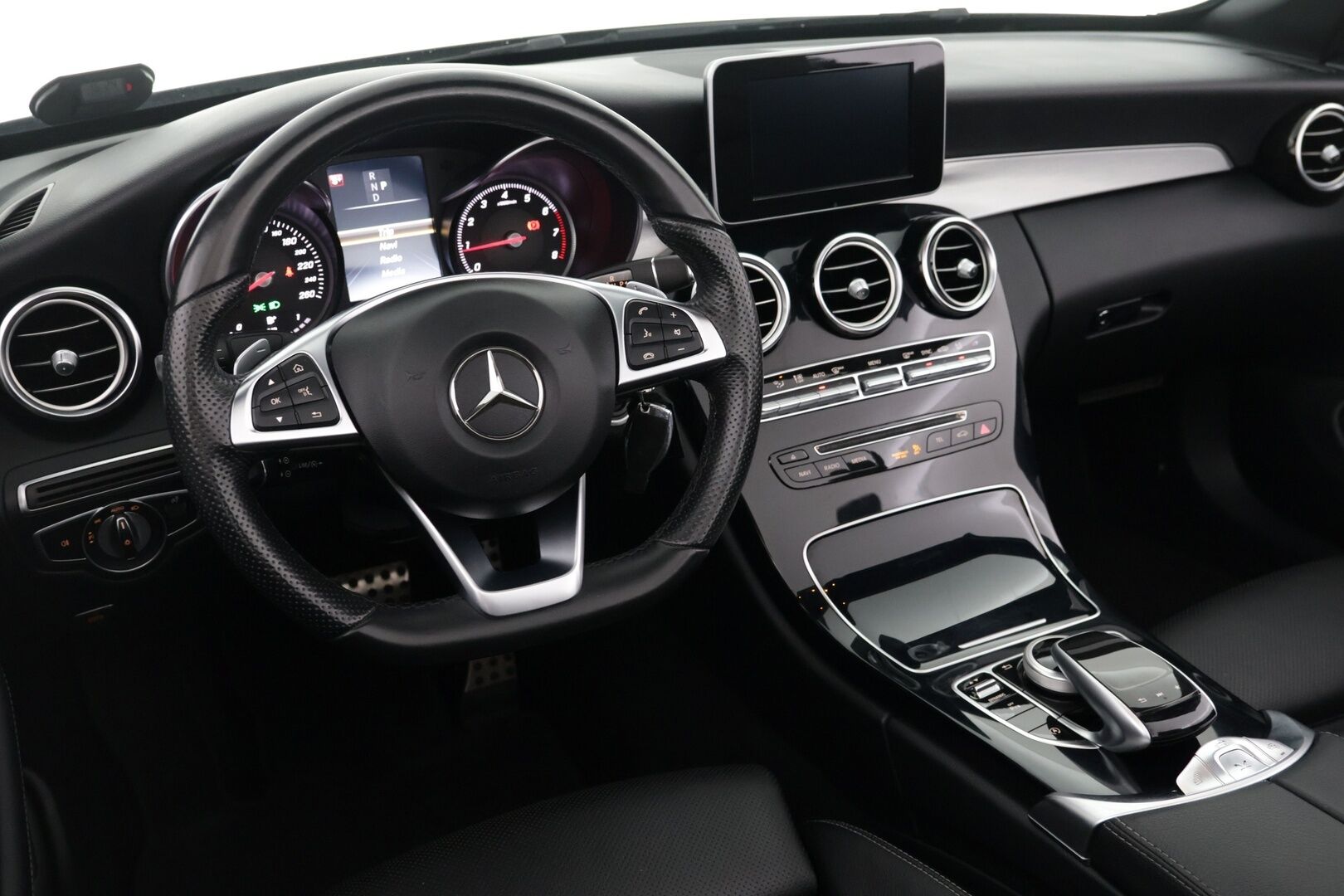 Mercedes-Benz C 2017 200 Cabriolet AMG - | AMG-Styling | Air-Scarf | Mustat nahat muisteilla | Vakkari | P-Kamera | 