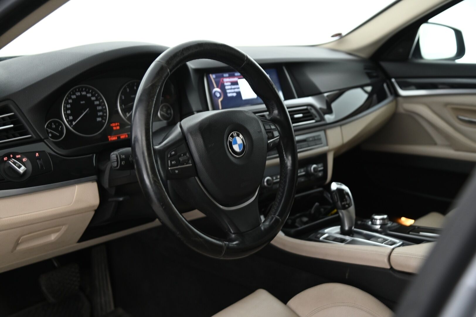 BMW 523 2010 3.0 A F10 Sedan  *Myydään Huutokaupat.com*