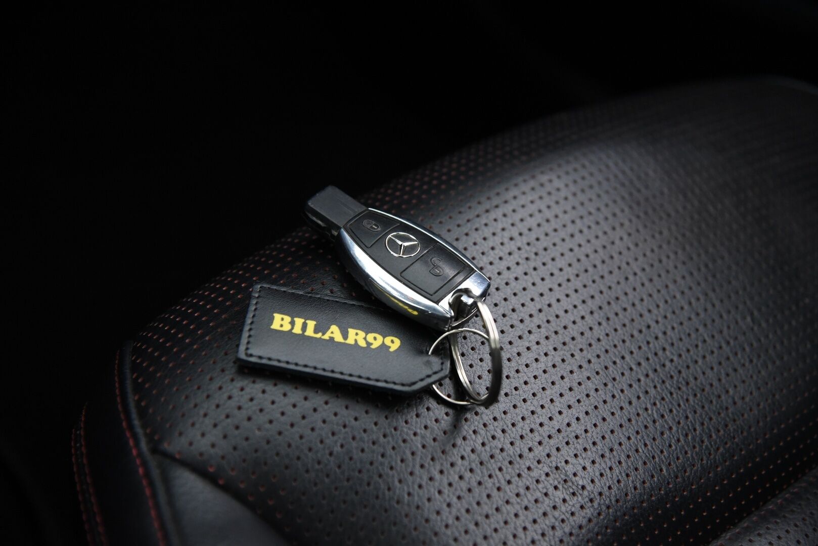 Mercedes-Benz A 2013 250 Sport A Premium Business AMG / Panorama / Harman/Kardon / Nahat / Comand / Bi-Xenon / Vakkari / - Jakoketju vaihdettu! / Punaiset vyöt / Night package /