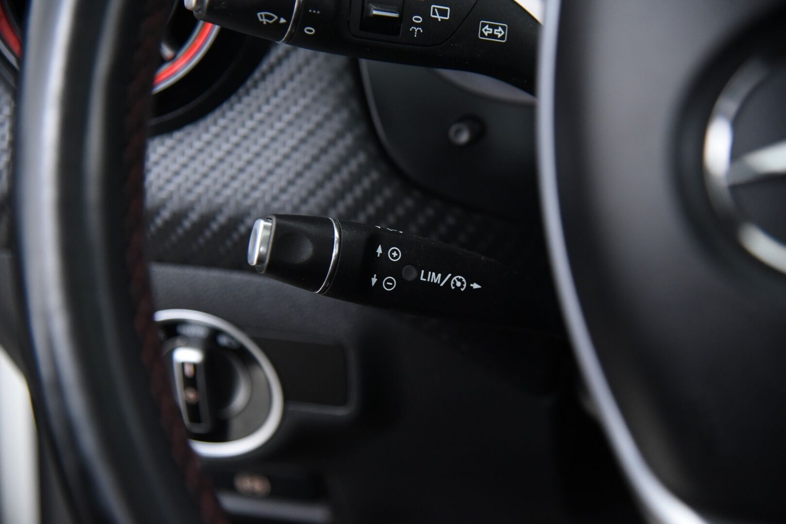 Mercedes-Benz A 2013 250 Sport A Premium Business AMG / Panorama / Harman/Kardon / Nahat / Comand / Bi-Xenon / Vakkari / - Jakoketju vaihdettu! / Punaiset vyöt / Night package /