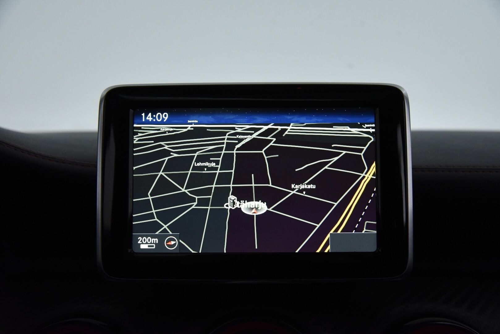 Mercedes-Benz A 2013 250 Sport A Premium Business AMG / Panorama / Harman/Kardon / Nahat / Comand / Bi-Xenon / Vakkari / - Jakoketju vaihdettu! / Punaiset vyöt / Night package /