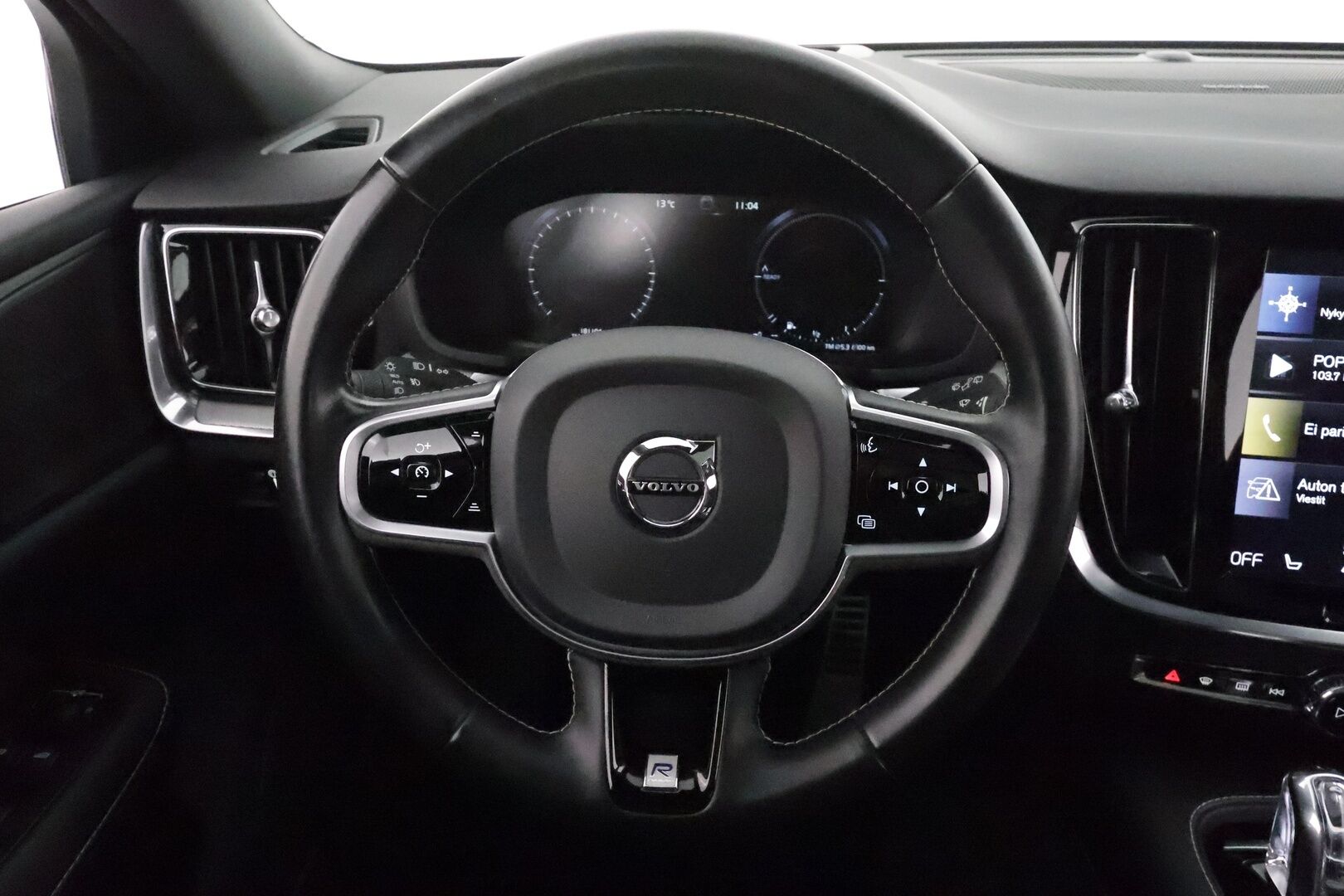 Volvo V60 2019 T8 AWD R-Design aut **Adapt.vakkari / H&K / 360° / Muistipenkit / Koukku / Webasto / Full LED / Panorama / HUD** - Suomi-auto / Merkkihuollettu / Kahdet renkaat aluvanteilla / Penkinlämmittimet takana / Ratinlämmitin / Sportti puolinahat / BLIS