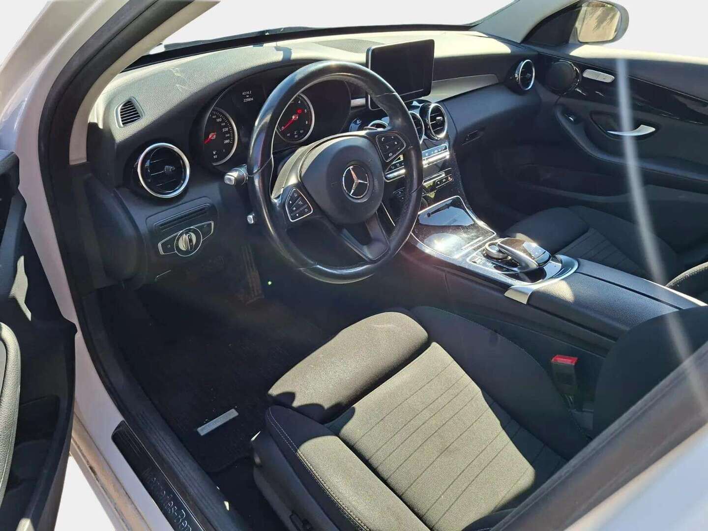 Mercedes-Benz C 2017 200 T A Premium Business - Vakkari | Led-valot | Sporttipenkit | Tulossa!
