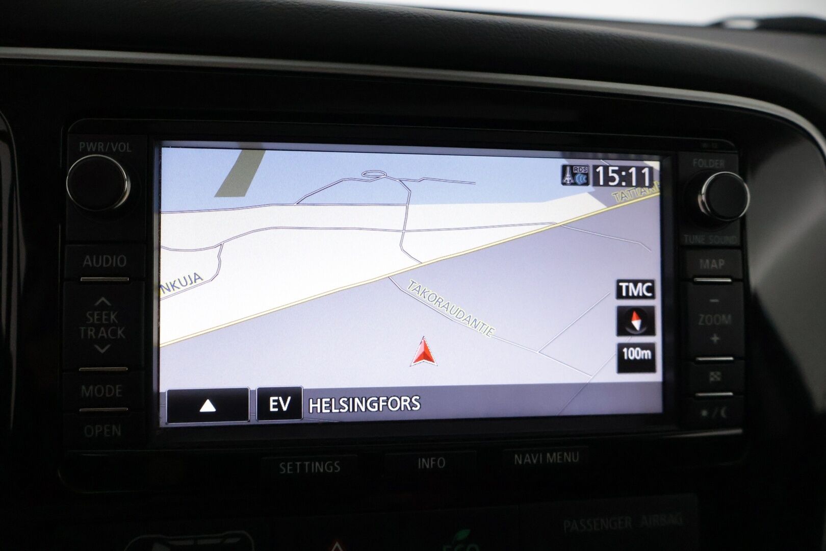 Mitsubishi Outlander PHEV 2014 Instyle Navi 4WD 5P * Nahat / Panoraama / Navi / Peruutuskamera / Rockford Premium Audio / Keylessgo * - * Juuri katsastettu / Hyvillä varusteilla  * 