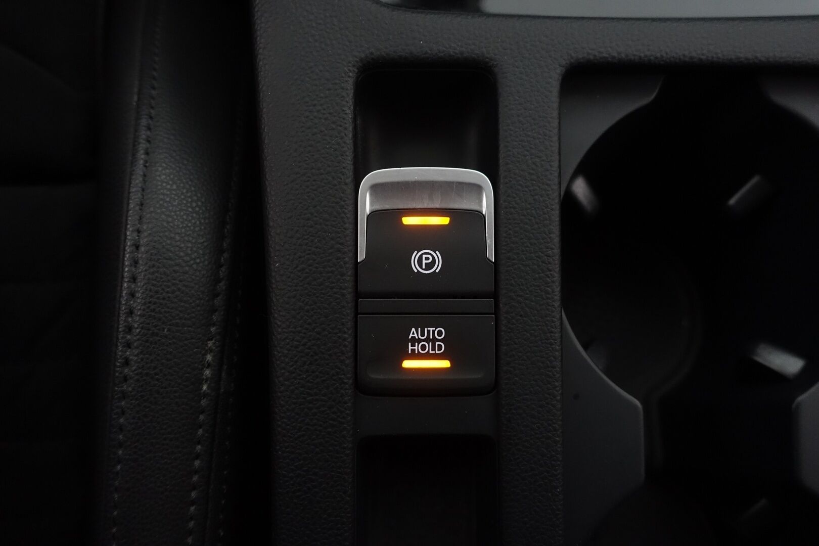 Volkswagen Passat 2017 Variant GTE Plug-In Hybrid 160 kW (218 hv) DSG  * ACC / Webasto / Dynaudio / Koukku / Nahka/Alcantara / P.Kamera * - 2 X Renkaat & Vanteet - HULLUT AVAJAISHULINAT KORKOTARJOUS 3,29 %